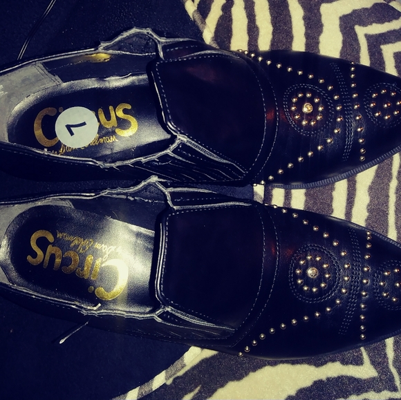 brand new namebrand shoes - Picture 3 of 5